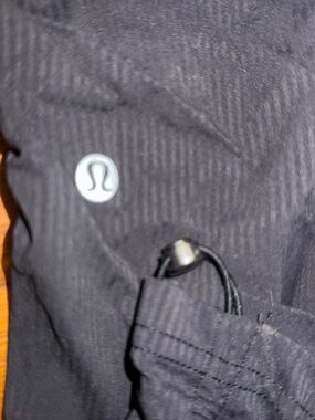 Lululemon Black dance studio crops 12